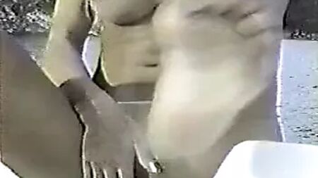 Pamela Anderson – Video