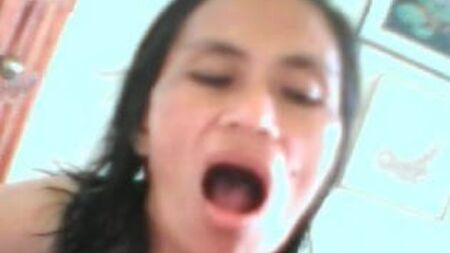 LA MAMMA ACQUISITA FILIPPINA EDITHA NAVARES SI SPOGLIA!