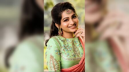 Nachathira Nagesh: sborrata dell'anchorwoman tamil