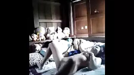Indonesia - Ragazza in orgasmo