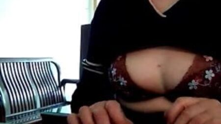 Nonna asiatica in webcam