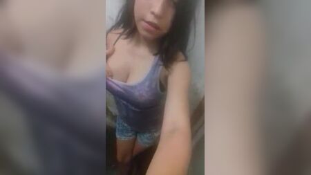 Ragazzina su WhatsApp, proprio una provocante
