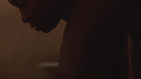 KiKi Layne in topless in "Se Beale Street potesse parlare": seno e capezzoli