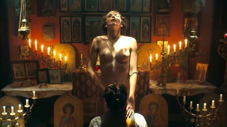 Gaite Jansen: scene di sesso esplicito in "Peaky Blinders" su ScandalPlanet