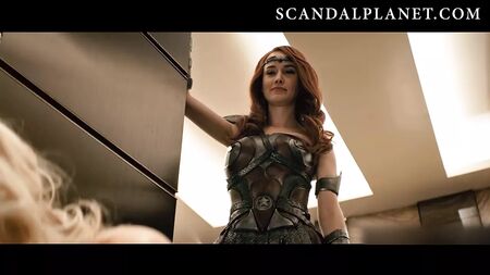 Erin Moriarty: raccolta di scene di nudo e di sesso - ScandalPlanetCom