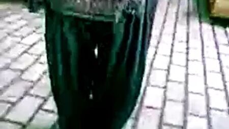 simpatica ragazza indiana non nuda