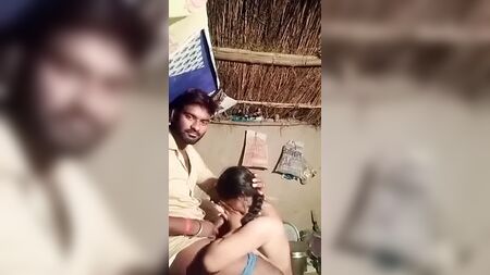 Mamma indiana nuda e patrigno che gli succhia il cazzo