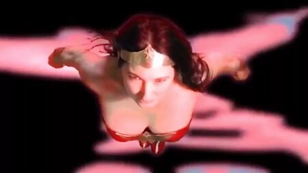 Batgirl, Supergirl e Wonder Woman in «Dark Seduction»