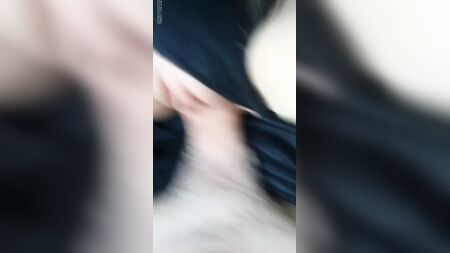 La mamma la chiama mentre sta scopando
