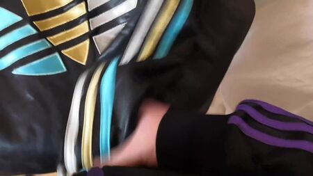 giocare, masturbarsi e venire Adidas Cile 62