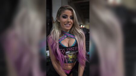 WWE - La scollatura mozzafiato di Alexa Bliss 02