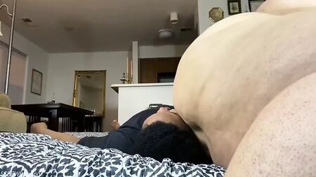 SSBBW: facesitting nudo