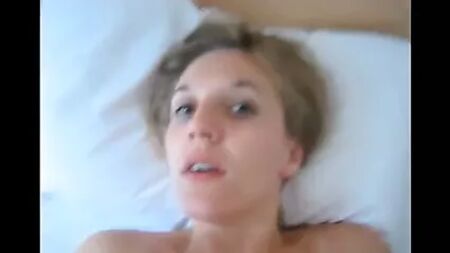 La escort si fa scopare nel culo