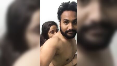 Coppia malayalam in un video erotico divertente