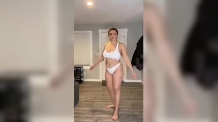 TikTok con tette grandi