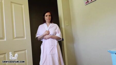 La matrigna mostra il suo nuovo seno al figliastro - Jane Cane