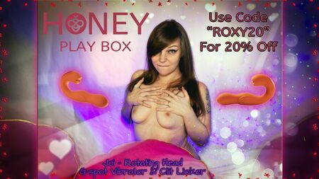 Provare il vibratore "Joi" di HoneyPlayBox per la stimolazione del clitoride