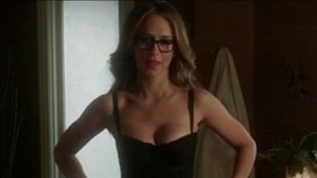 Jennifer Love Hewitt - I momenti più sexy della prima stagione di *The Client List*