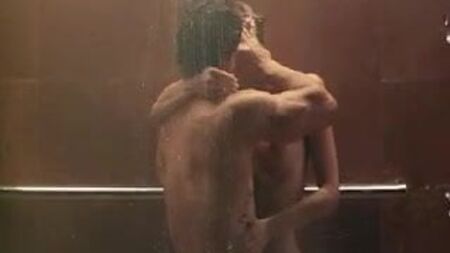 La scena della doccia con Sharon Stone in *The Specialist*