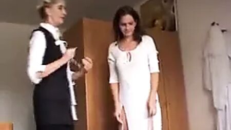 Una ragazza si prepara per il matrimonio