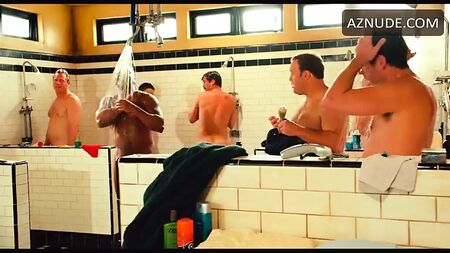 Ving Rhames nudo sotto la doccia