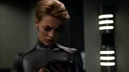 Star Trek: Voyager - Seven of Nine vuole provare a fare sesso