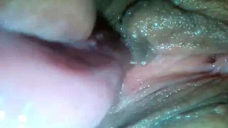 Bg lecca e gioca con il pene