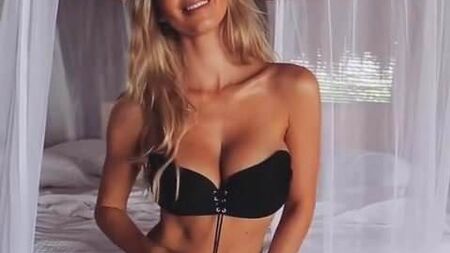 Hannah Polites: Lingerie sexy