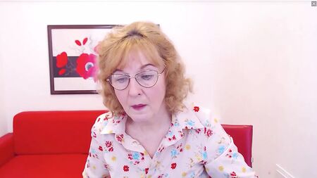 Spettacolo in webcam con una nonna inglese