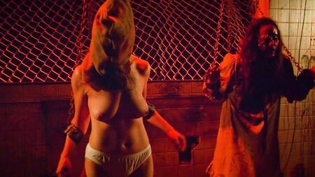 Ellie Church e Madeline Brumby nude su ScandalPlanet.Com