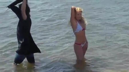 Servizio fotografico in bikini Jewel