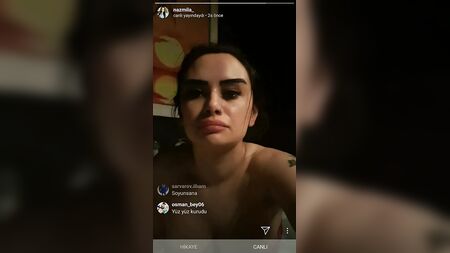 Il video in cui si intravede il capezzolo di Naz
