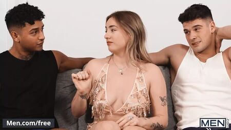 Ashton Summer sta spiando Malik Delgaty e Kenzo Alvarez: ne viene fuori il trio più bollente che abbiano mai avuto - Uomini