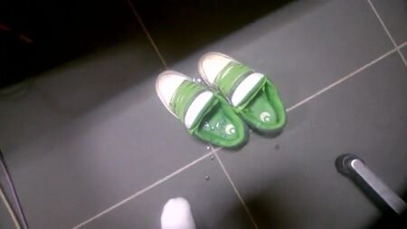 Giocattino sexy con le scarpe da tennis Osiris