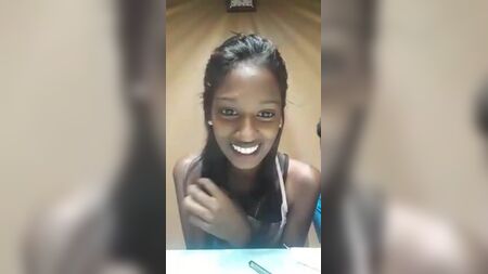 Ragazza sexy che si scatta dei selfie 40.MP4