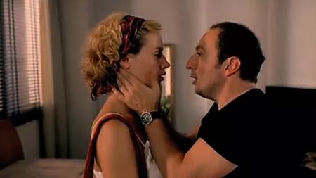 Cecile de France scopata senza pietà in una scena di sesso hardcore