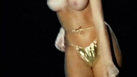 ECCO COME SI FA - Strip dance in tacchi alti in stile anni '80