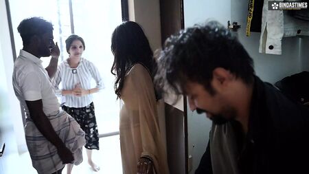 PORNO INDIANO CON DESI: VERA RISSIA FEMMINILE DIETRO LE QUINTE, IL BTS SI TRASFORMA IN UNA SCENA DI SESSO ESTREMO - FILM COMPLETO