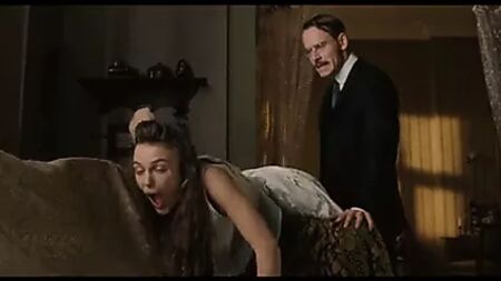 Keira Knightley sculacciata e scopata