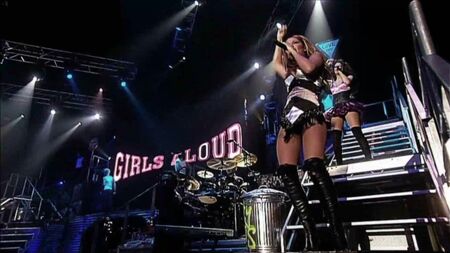 Cheryl Cole - Raccolta dei più grandi successi "Sexiest Greatest Hits Tour"