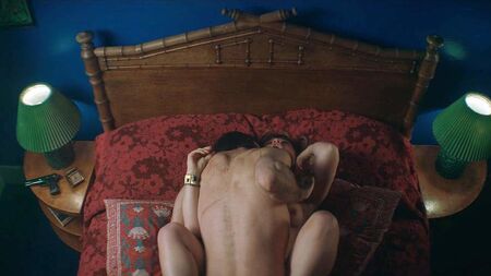 La scena di sesso con Florence Pugh nuda su ScandalPlanet.Com