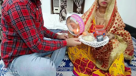 Speciale Karwa Chauth 2022: video porno indiano in stile desi con marito che scopa la moglie, audio in hindi con dialoghi piccanti