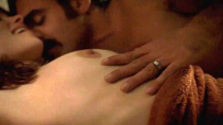 Olivia Wilde a seno nudo in "Vinyl" su ScandalPlanetCom
