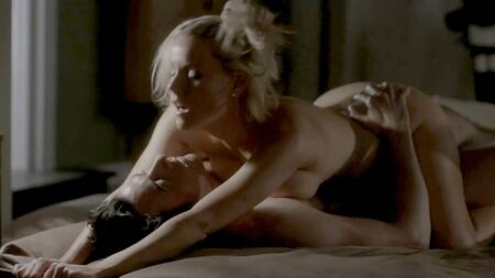 La scena di sesso con Kathleen Robertson nuda in "Boss" su ScandalPlanet.Com