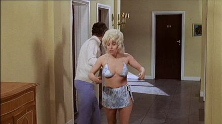 Il meglio dei film della serie "Carry On" con Barbara Windsor
