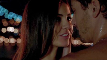 Victoria Justice – reggiseno e décolleté
