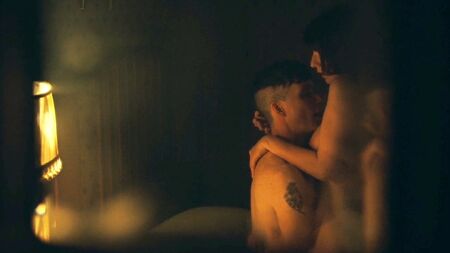 La scena di sesso con Charlie Murphy nudo in "Peaky Blinders" - ScandalPlane