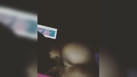 la mamma continua a spogliarsi