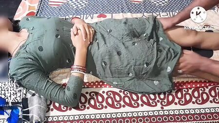 Sesso tra cognate indiane nel quartiere; video porno in hindi con il cognato