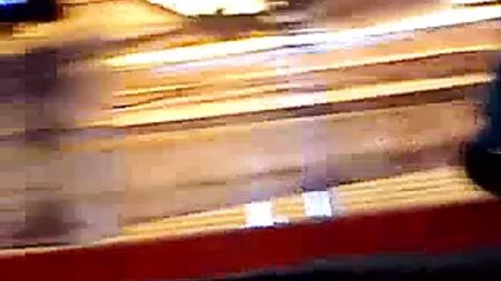 Chitra, una ragazza indiana carina, fa un pompino e scopa con il capo